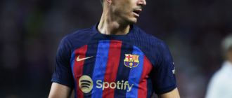 عين روبرت ليفاندوفسكي لاعب الشهر في أكتوبر