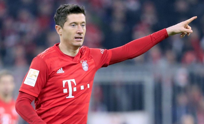 جيراسي: ليفاندوفسكي لاعب رائع ، في سن 36 لا يزال أحد أفضل الهدافين