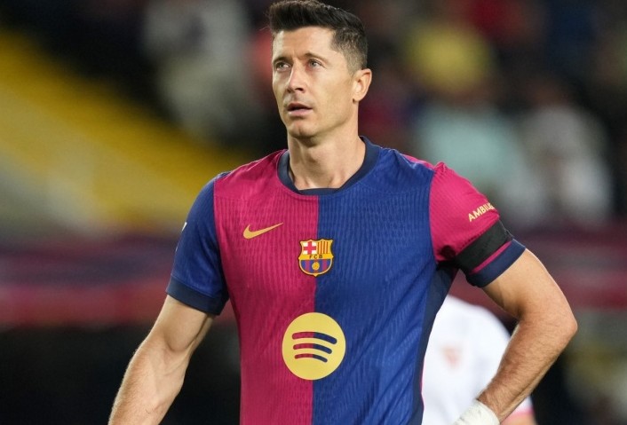 كما: سوف ليفاندوفسكي تكون قادرة على اللعب مع إنتر في مباراة دوري ابطال اوروبا ، وسوف اليكس بالدي لا