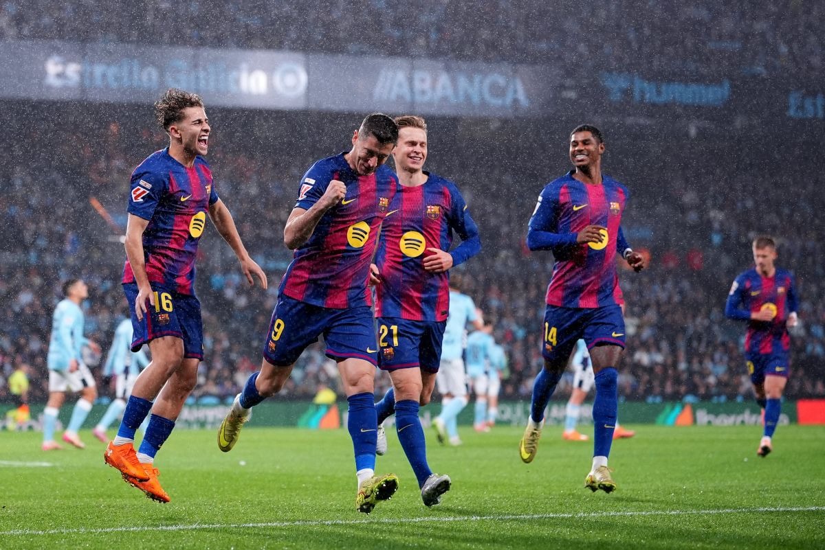ليفاندوفسكي أمام مفترق طرق: الاعتزال أم البقاء في برشلونة بدور جديد

